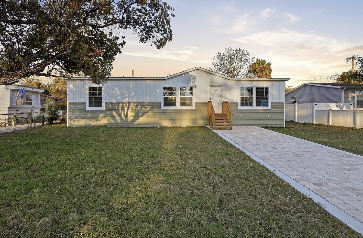 Florida manufactured home at golden hour — Florida House Buyers closed deal